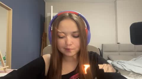 Snapshot of peepapa chatting on June 22, 3:31 pm Luna Vale online show from June 22, 3:31 pm