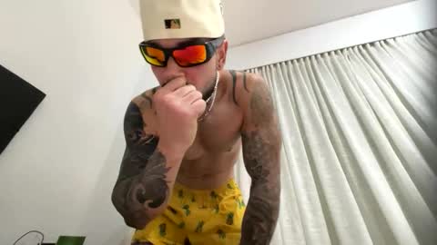 penebunny online show from December 15, 4:39 am