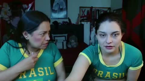 Snapshot of penelopeandmarilyn chatting on July 2, 2:12 pm Penelope and my girlfriend Marilyn online show from July 2, 2:12 pm