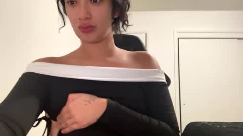 penelopeinwonderland online show from November 12, 1:39 am