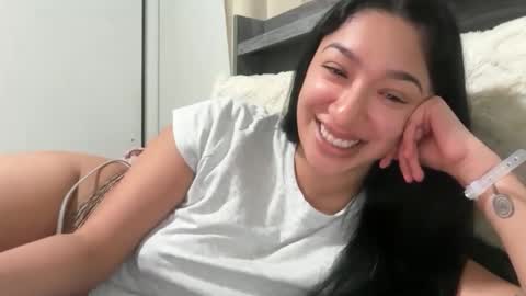 penelopeinwonderland online show from May 20, 3:56 am