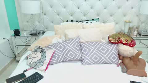 Penelope Laurent online show from January 15, 3:18 pm