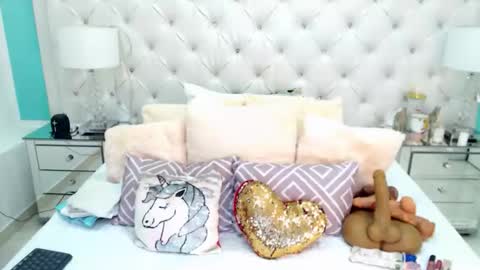 Penelope Laurent online show from December 18, 12:22 pm