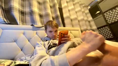 Penguin online show from December 16, 7:52 pm