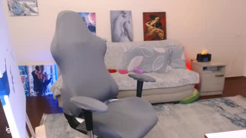 Snapshot of pepper_corn chatting on December 13, 3:32 pm Olga and Kirill online show from December 13, 3:32 pm