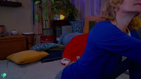 Peppermint and Dusty  online show from December 27, 4:04 am