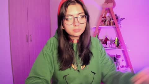 Sarah Ana Banana online show from December 10, 11:08 pm