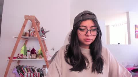 Sarah Ana Banana online show from December 30, 11:48 am