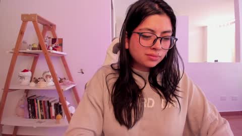 Sarah Ana Banana online show from February 4, 9:52 pm