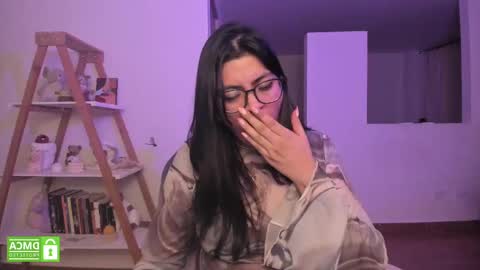 Sarah Ana Banana online show from March 2, 7:10 am