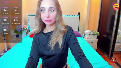 Julia online show from December 11, 6:36 am