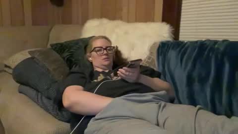 Nelly online show from November 8, 6:35 am