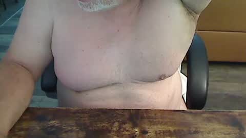 Snapshot of perfecto1957 chatting on September 22, 4:20 pm perfecto1957 online show from September 22, 4:20 pm