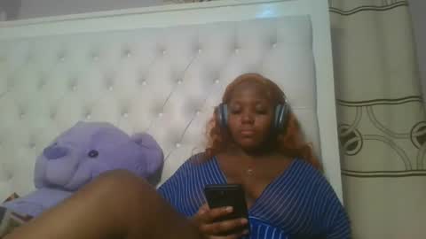 Snapshot of periwinkle20 chatting on April 21, 2:51 am Taurus online show from April 21, 2:51 am