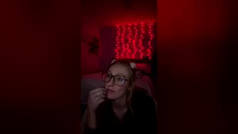 perkyyerky14 online show from March 19, 5:00 am