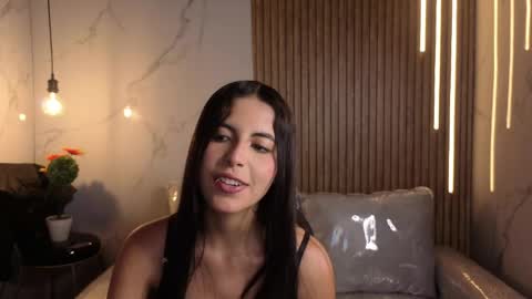 Snapshot of perla_lovely chatting on May 2, 12:43 pm perla_lovely online show from May 2, 12:43 pm