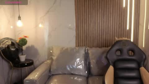 Snapshot of perla_lovely chatting on May 5, 12:24 pm perla_lovely online show from May 5, 12:24 pm