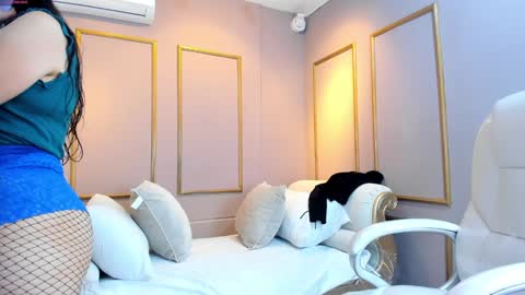 PerlaPreciosa online show from February 8, 4:14 am