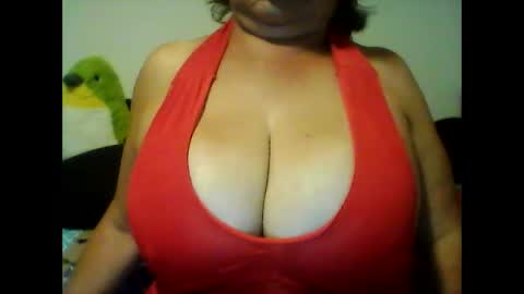Snapshot of perlita070822 chatting on December 12, 4:15 am perlita070822 online show from December 12, 4:15 am