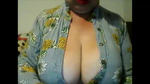 Snapshot of perlita070822 chatting on December 31, 4:49 am perlita070822 online show from December 31, 4:49 am