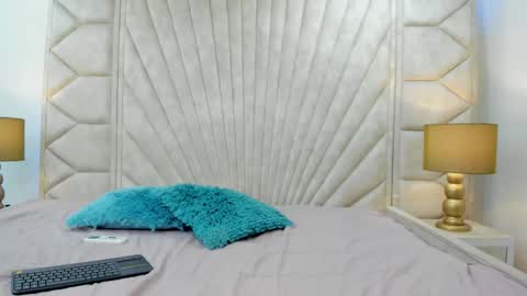 Snapshot of persefone_d chatting on October 17, 1:46 pm persefone_d online show from October 17, 1:46 pm