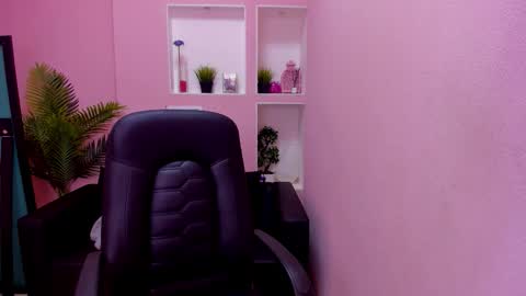 horror flying on the wings of the night.... online show from December 13, 8:58 pm