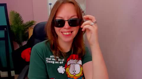 horror flying on the wings of the night.... online show from December 17, 5:02 am