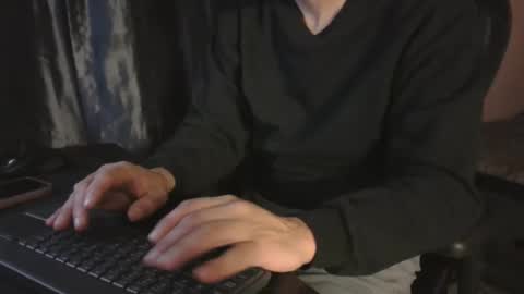 Snapshot of peruvianevil chatting on February 6, 5:23 am Lalo x peruvianevil ig peruvianevil online show from February 6, 5:23 am