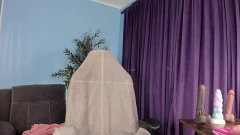 Kelly online show from April 7, 12:05 pm