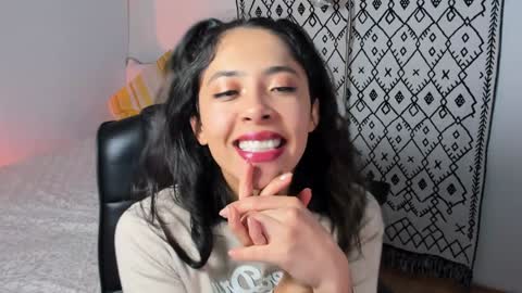 Snapshot of petalsrose_ chatting on January 24, 10:30 pm Rose online show from January 24, 10:30 pm