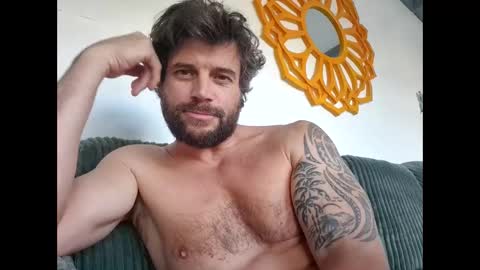Snapshot of pete_le_meat chatting on May 14, 6:47 pm pete_le_meat online show from May 14, 6:47 pm