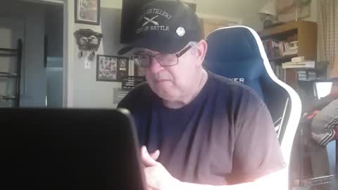 Snapshot of peterinohio57 chatting on December 29, 7:22 pm peterinohio57 online show from December 29, 7:22 pm