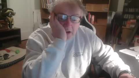 Snapshot of peterinohio57 chatting on October 19, 12:06 pm peterinohio57 online show from October 19, 12:06 pm