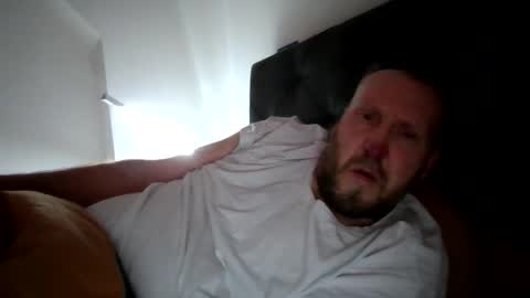 jelle online show from February 5, 9:47 am