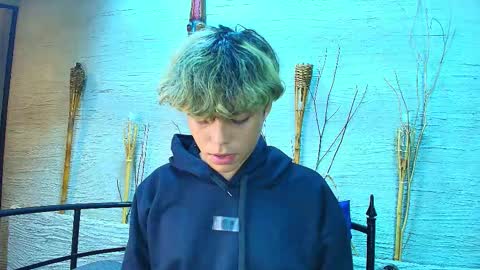 petersanders1 online show from November 15, 8:22 am