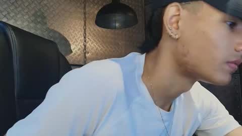 petersanders1 online show from November 25, 11:21 am