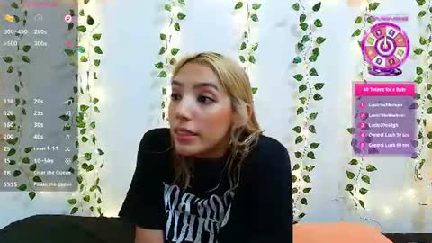 Snapshot of petite_blossom4 chatting on June 27, 2:27 am petite_blossom4 online show from June 27, 2:27 am