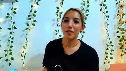 Snapshot of petite_blossom4 chatting on July 16, 11:44 pm petite_blossom4 online show from July 16, 11:44 pm