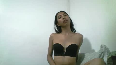 Yuriee online show from June 11, 8:12 am