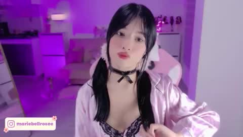 Snapshot of petite_marie_ chatting on May 7, 1:55 am petite_marie_ online show from May 7, 1:55 am