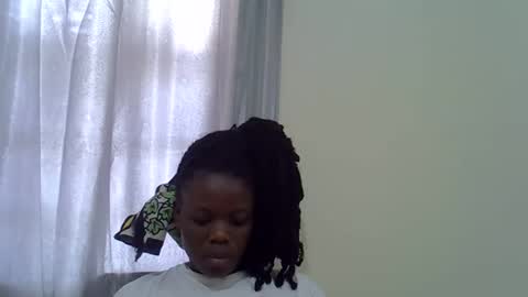 petite_melan online show from November 11, 10:04 am