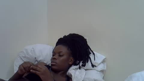 petite_melan online show from November 12, 1:44 pm