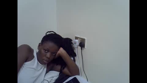 petite_melan online show from November 20, 7:41 am