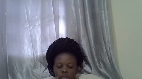 petite_melan online show from December 5, 5:16 am