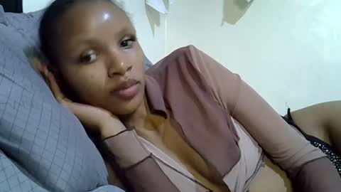 petite_melinda online show from June 27, 10:37 pm