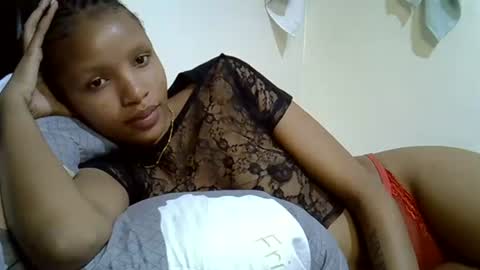 petite_melinda online show from June 29, 10:32 pm