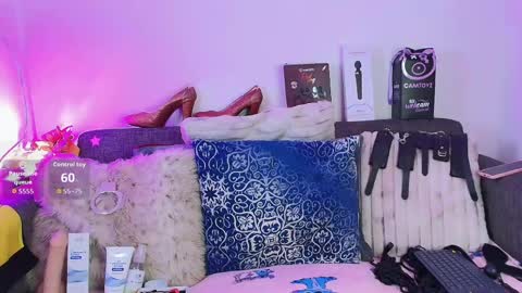 petite_pepper18 online show from April 22, 3:02 pm