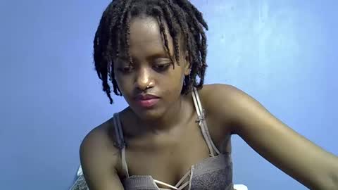 petite_star2 online show from February 21, 11:17 pm