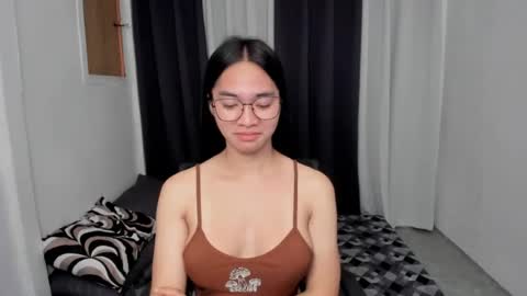 Snapshot of petiteasianmarian chatting on May 14, 11:55 pm bigcock Marian online show from May 14, 11:55 pm