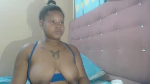 petitechocolatemommy online show from December 4, 8:45 am